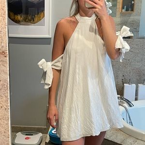 size M adorable open shoulder dress !